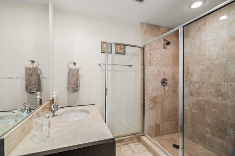 Copropriété à louer à Sunny Isles Beach, Floride: 1 chambre, 109.9 m2 № 1365581 - photo 24