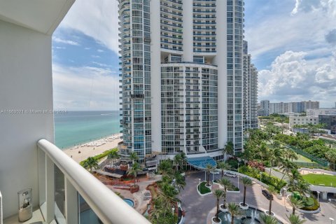 Copropriété à louer à Sunny Isles Beach, Floride: 1 chambre, 109.9 m2 № 1365581 - photo 13