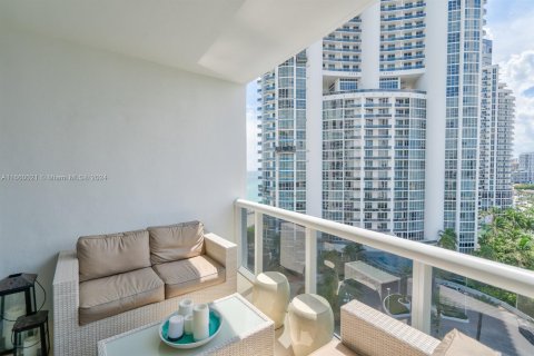 Copropriété à louer à Sunny Isles Beach, Floride: 1 chambre, 109.9 m2 № 1365581 - photo 10