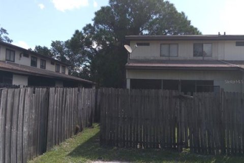 Adosado en venta en Tampa, Florida, 2 dormitorios, 105.35 m2 № 1369319 - foto 2