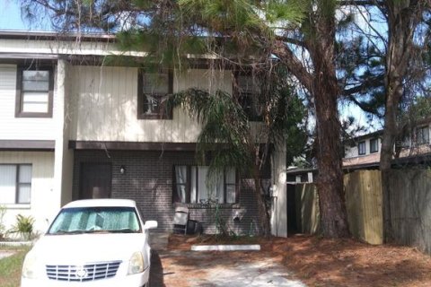 Townhouse in Tampa, Florida 2 bedrooms, 105.35 sq.m. № 1369319 - photo 1