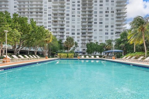 Condo in Aventura, Florida, 2 bedrooms  № 1119673 - photo 29