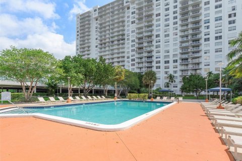 Condo in Aventura, Florida, 2 bedrooms  № 1119673 - photo 30