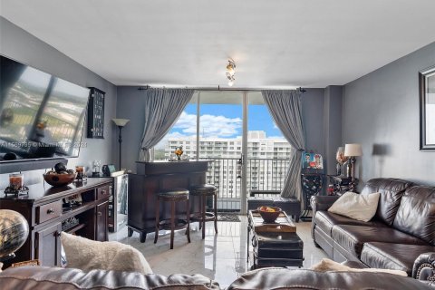 Condo in Aventura, Florida, 2 bedrooms  № 1119673 - photo 10