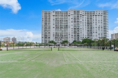 Condo in Aventura, Florida, 2 bedrooms  № 1119673 - photo 27