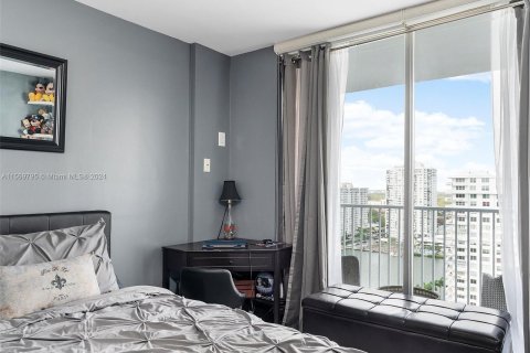 Condo in Aventura, Florida, 2 bedrooms  № 1119673 - photo 15