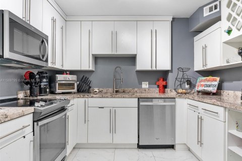 Condo in Aventura, Florida, 2 bedrooms  № 1119673 - photo 4