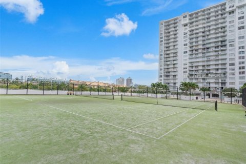 Condo in Aventura, Florida, 2 bedrooms  № 1119673 - photo 26