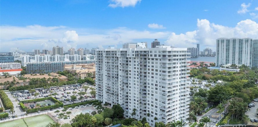 Condo à Aventura, Floride, 2 chambres  № 1119673