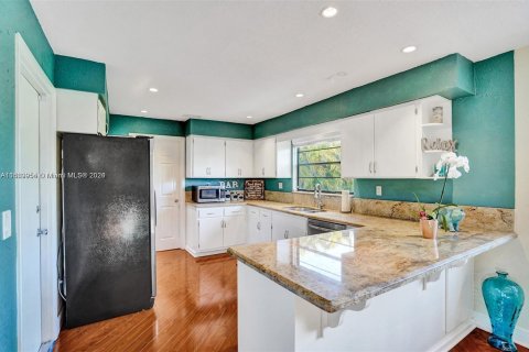 Casa en venta en Coral Springs, Florida, 3 dormitorios, 160.91 m2 № 1119726 - foto 8