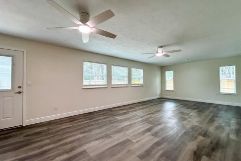 Villa ou maison à louer à Gainesville, Floride: 4 chambres, 145.86 m2 № 1365182 - photo 8