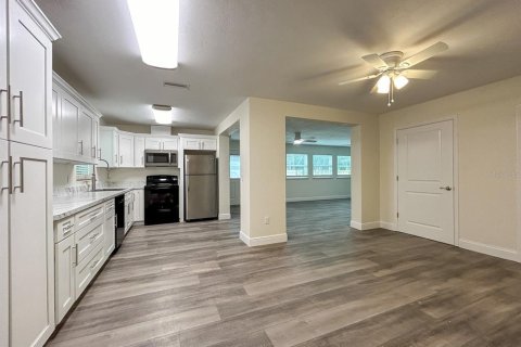 Villa ou maison à louer à Gainesville, Floride: 4 chambres, 145.86 m2 № 1365182 - photo 2