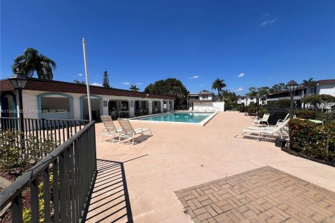 Condo in Fort Myers, Florida, 2 bedrooms  № 1127383 - photo 18