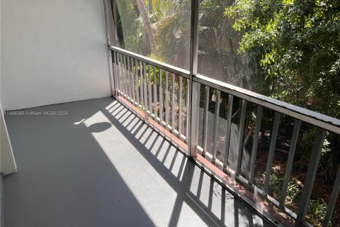 Condo in Fort Myers, Florida, 2 bedrooms  № 1127383 - photo 6