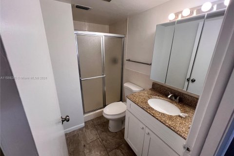 Condo in Fort Myers, Florida, 2 bedrooms  № 1127383 - photo 17