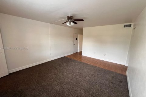 Condominio en venta en Fort Myers, Florida, 2 dormitorios № 1127383 - foto 9
