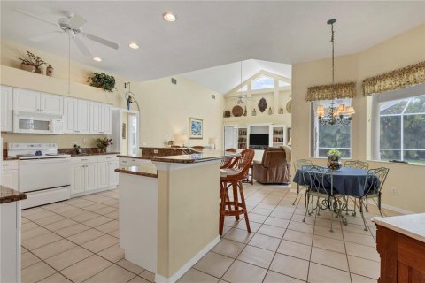 House in Sarasota, Florida 4 bedrooms, 218.23 sq.m. № 1374807 - photo 11