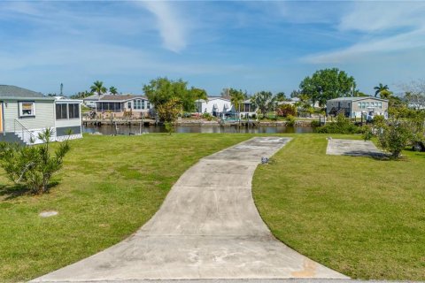 Terrain à vendre à Punta Gorda, Floride № 1081820 - photo 4