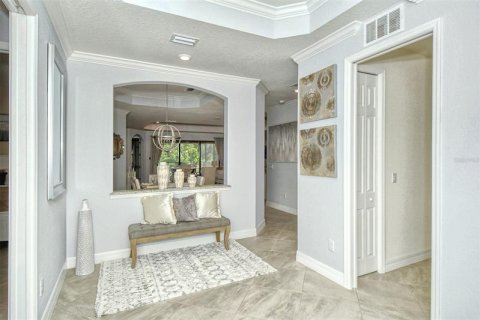 House in LAKEWOOD NATIONAL in Lakewood Ranch, Florida 3 bedrooms, 208.66 sq.m. № 214379 - photo 8