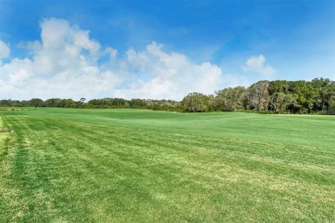 House in LAKEWOOD NATIONAL in Lakewood Ranch, Florida 3 bedrooms, 208.66 sq.m. № 214379 - photo 16