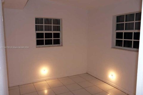 Villa ou maison à vendre à Miami, Floride: 3 chambres, 72.46 m2 № 1311055 - photo 3