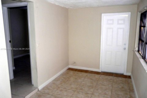 House in Miami, Florida 3 bedrooms, 72.46 sq.m. № 1311055 - photo 9