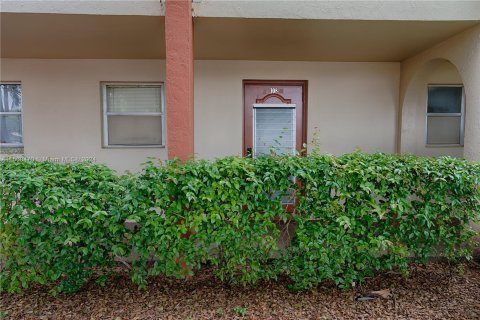 Condominio en venta en Sunrise, Florida, 1 dormitorio, 57.6 m2 № 1094839 - foto 2