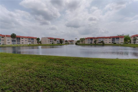 Condominio en venta en Sunrise, Florida, 1 dormitorio, 57.6 m2 № 1094839 - foto 1