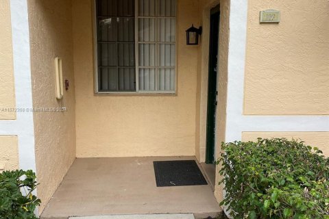 Condo in West Palm Beach, Florida, 2 bedrooms  № 1132294 - photo 4