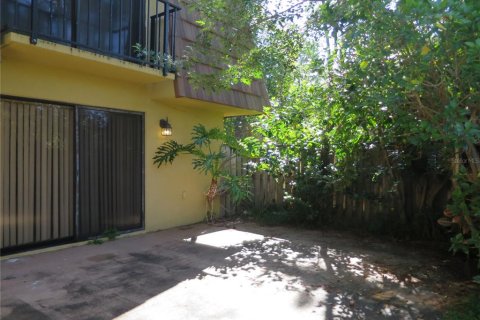 Condo in Orlando, Florida, 2 bedrooms  № 1393770 - photo 10