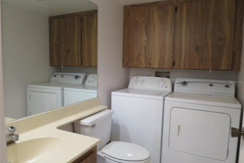 Condo in Orlando, Florida, 2 bedrooms  № 1393770 - photo 21