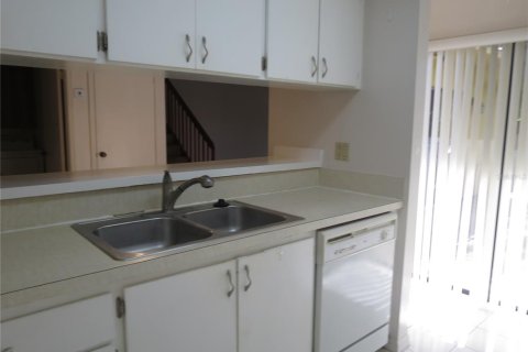 Condo in Orlando, Florida, 2 bedrooms  № 1393770 - photo 18