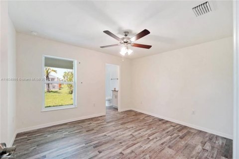 Casa en venta en Cape Coral, Florida, 4 dormitorios № 1304716 - foto 14