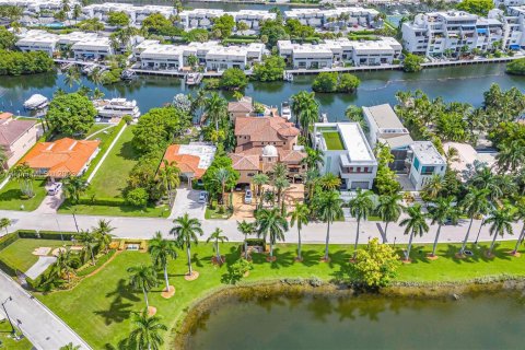 Villa ou maison à vendre à Sunny Isles Beach, Floride: 9 chambres № 674834 - photo 18