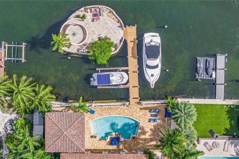Villa ou maison à vendre à Sunny Isles Beach, Floride: 9 chambres № 674834 - photo 16
