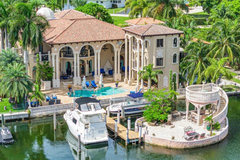 Villa ou maison à vendre à Sunny Isles Beach, Floride: 9 chambres № 674834 - photo 17