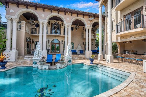 Villa ou maison à vendre à Sunny Isles Beach, Floride: 9 chambres № 674834 - photo 8