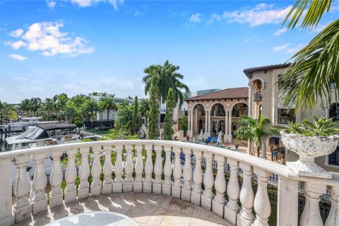 Villa ou maison à vendre à Sunny Isles Beach, Floride: 9 chambres № 674834 - photo 24