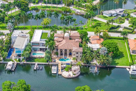 Villa ou maison à vendre à Sunny Isles Beach, Floride: 9 chambres № 674834 - photo 14