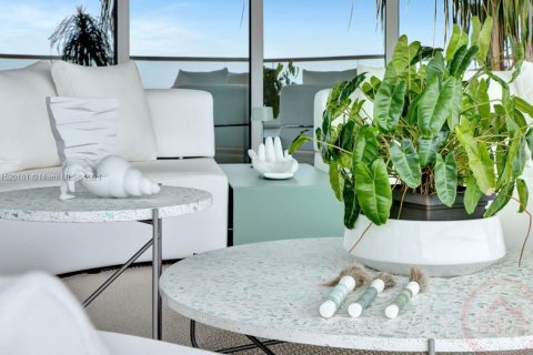 Condominio en venta en Sunny Isles Beach, Florida, 5 dormitorios, 528.52 m2 № 980833 - foto 25