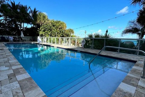 Condominio en venta en Sunny Isles Beach, Florida, 2 dormitorios, 84.36 m2 № 980834 - foto 13