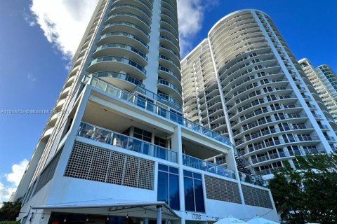 Condominio en venta en Sunny Isles Beach, Florida, 2 dormitorios, 84.36 m2 № 980834 - foto 1