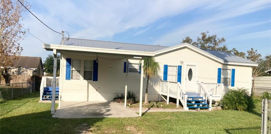 House in Dade City, Florida 3 bedrooms, 120.4 sq.m. № 1418034