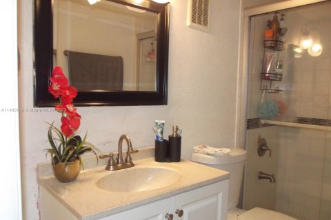 Condominio en venta en Hialeah, Florida, 3 dormitorios, 118.73 m2 № 818481 - foto 24