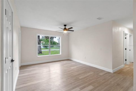 House in Cocoa, Florida 3 bedrooms, 80.27 sq.m. № 1382650 - photo 8