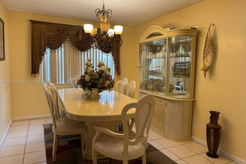 Купить виллу или дом в Мирамар, Флорида 5 спален, 242.2м2, № 1100473 - фото 8