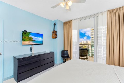 Condo in Sunny Isles Beach, Florida, 2 bedrooms  № 1410508 - photo 10