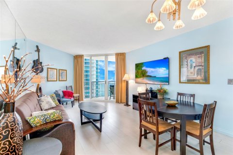 Condo in Sunny Isles Beach, Florida, 2 bedrooms  № 1410508 - photo 4