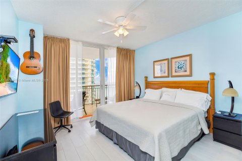 Condo in Sunny Isles Beach, Florida, 2 bedrooms  № 1410508 - photo 9