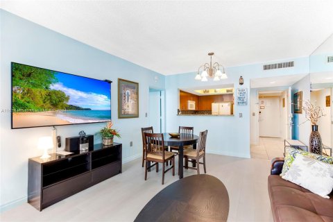 Condo in Sunny Isles Beach, Florida, 2 bedrooms  № 1410508 - photo 2